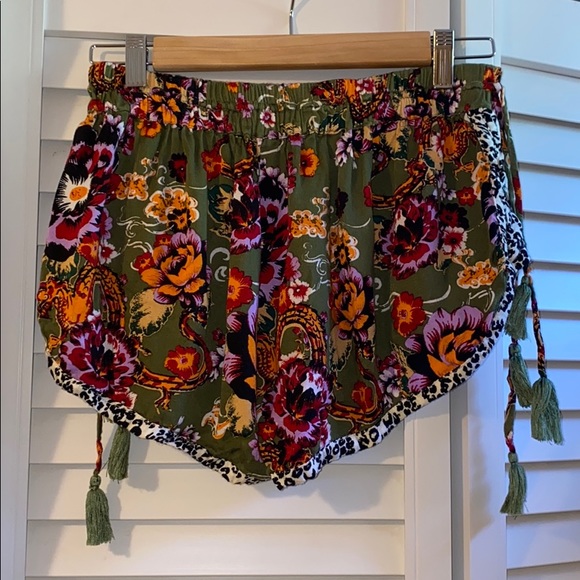 FP dolphin coral/leopard print shorts - Picture 2 of 3